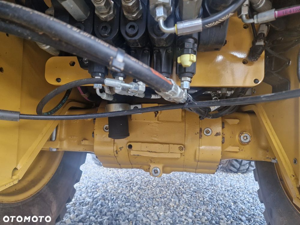 Caterpillar 432F2 - 29