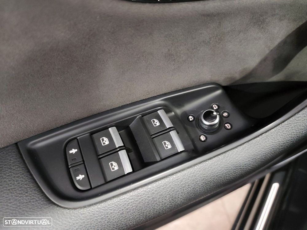 Audi Q7 3.0 TDI quattro S-line Tiptronic 7L - 41