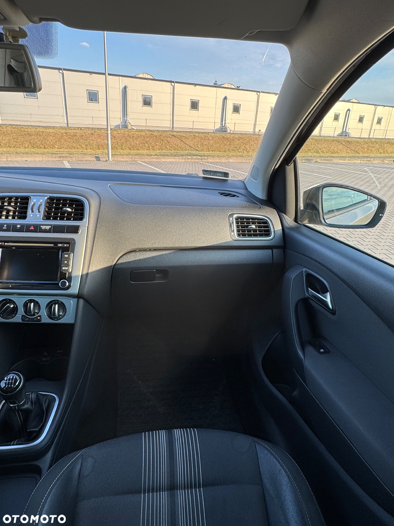 Volkswagen Polo 1.2 TSI MATCH - 12