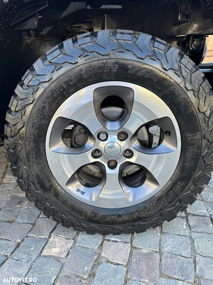 Jeep Wrangler - 9