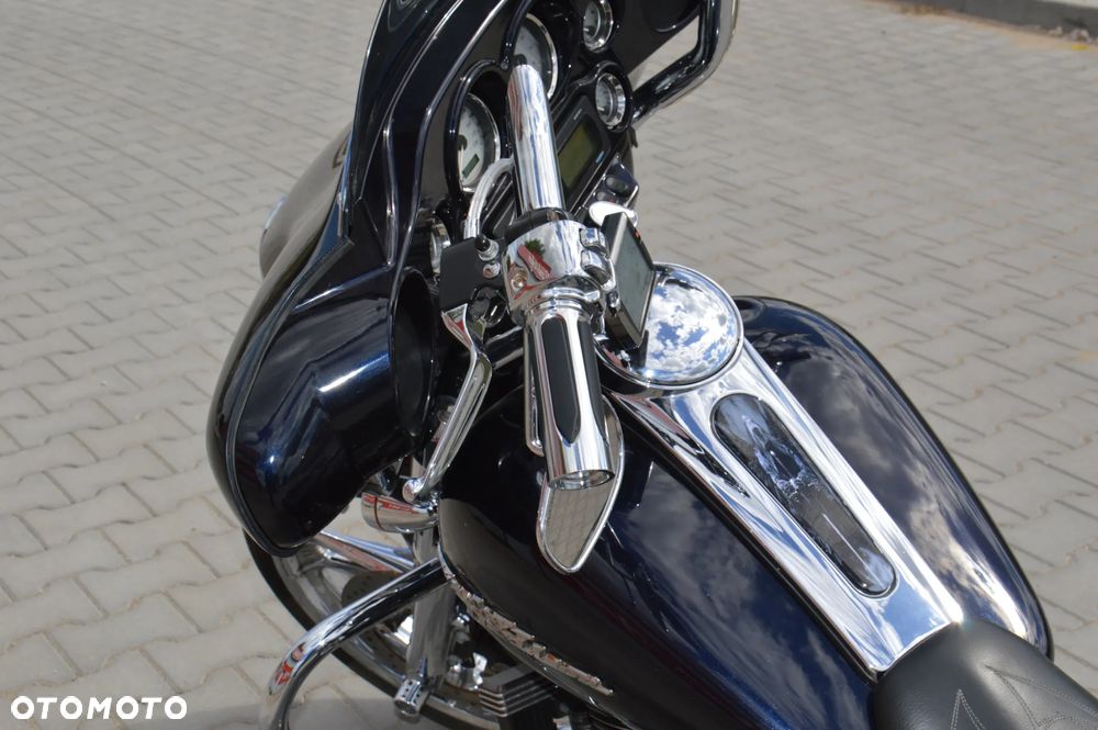 Harley-Davidson Touring Street Glide - 10