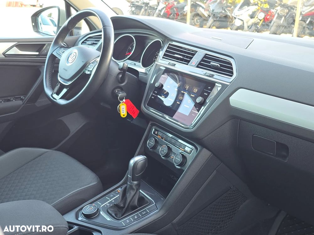 Volkswagen Tiguan - 22