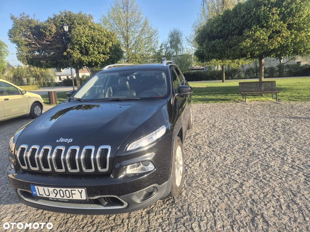 Jeep Cherokee - 38
