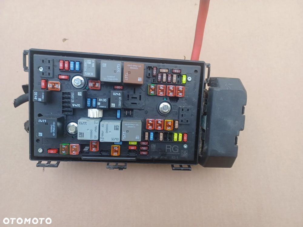 MODUŁ BSI SKRZYNKA BEZPIECZNIKÓW OPEL 13318781RG - 3