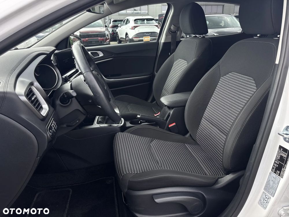 Kia XCeed 1.5 T-GDI M - 25