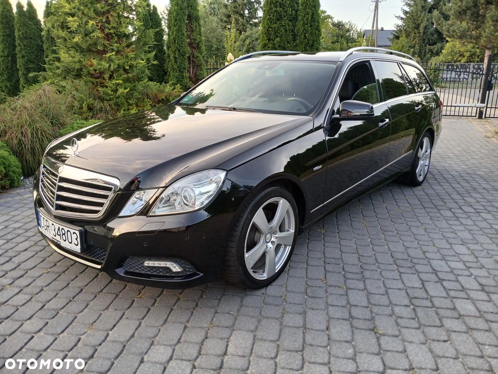 Mercedes-Benz E-Class 2010 photo 3