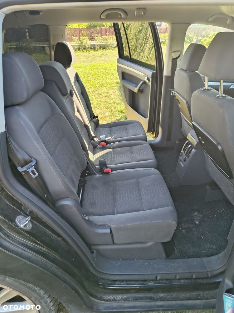 Volkswagen Touran - 7