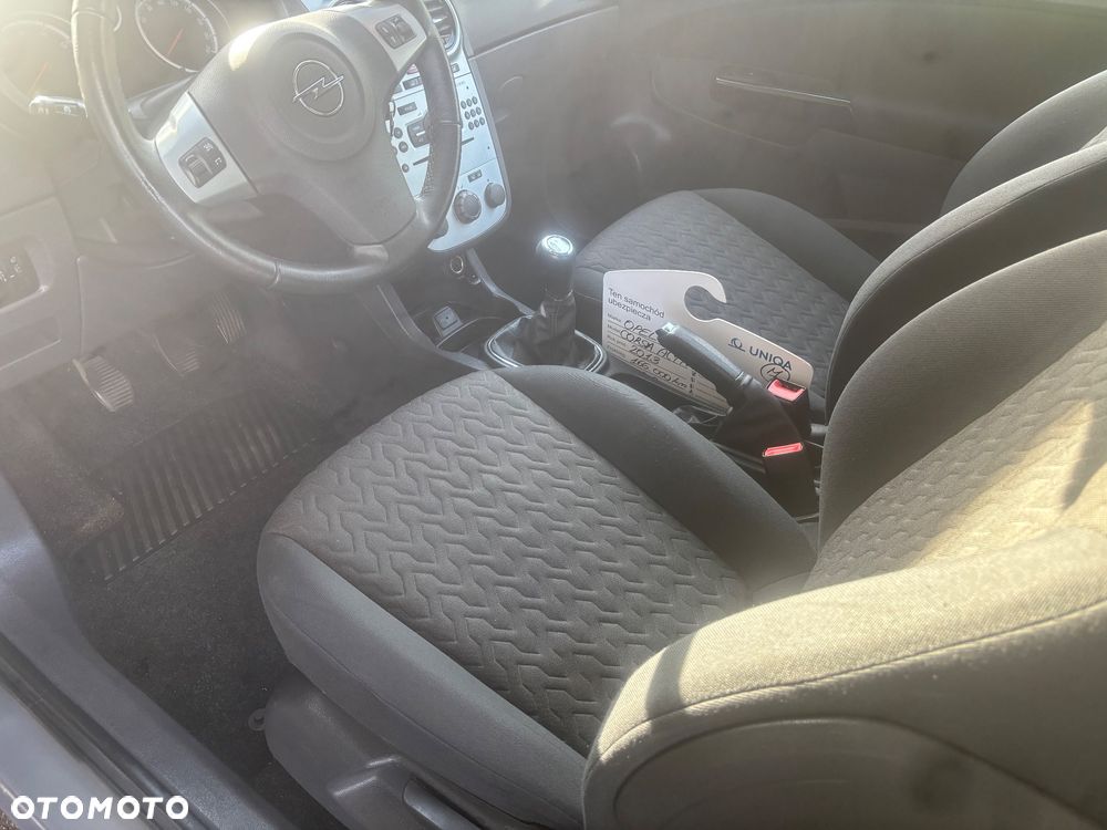 Opel Corsa 1.2 16V Cosmo - 17