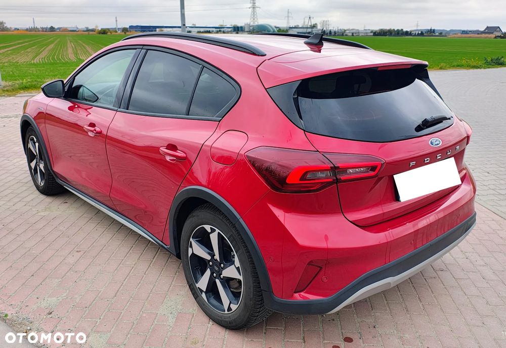 Ford Focus 2024 photo 2
