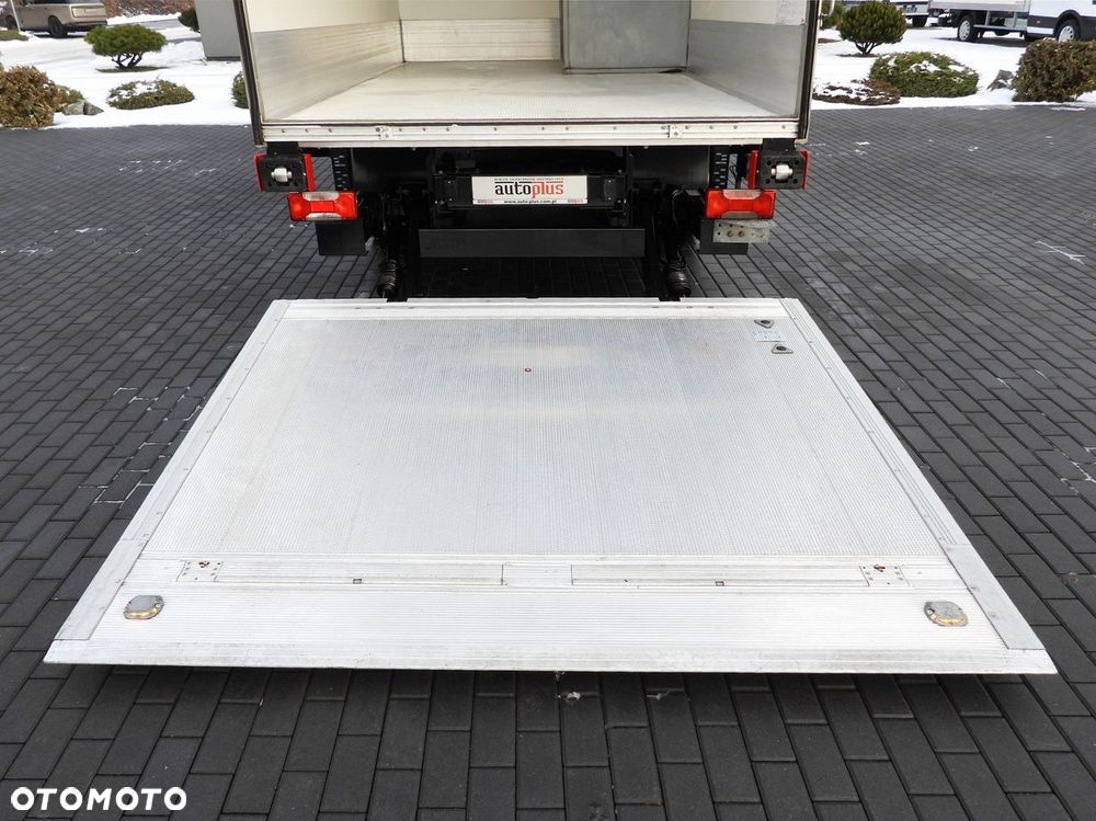 Iveco DAILY 72C18 CHŁODNIA KONTENER -10*C WINDA 9 PALET ZASILANIE 230V TEMPOMAT NAWIGACJA PNEUMATYKA AUTOMAT HI-MATIC BLIŹNIACZE KOŁA KLIMATYZACJA  180KM - 24