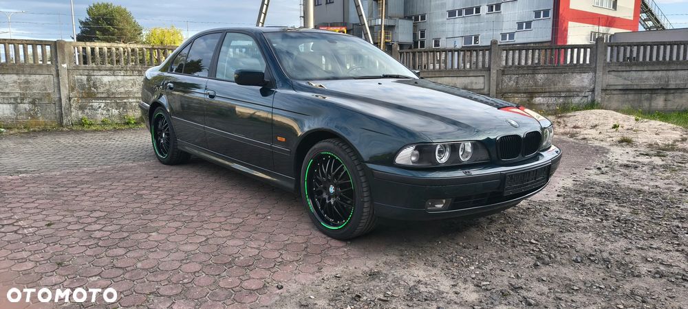 BMW Seria 5 528i - 2