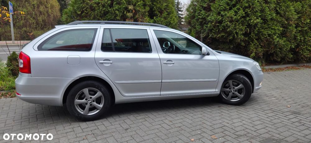 Skoda Octavia 1.6 TDI DPF Ambiente - 17