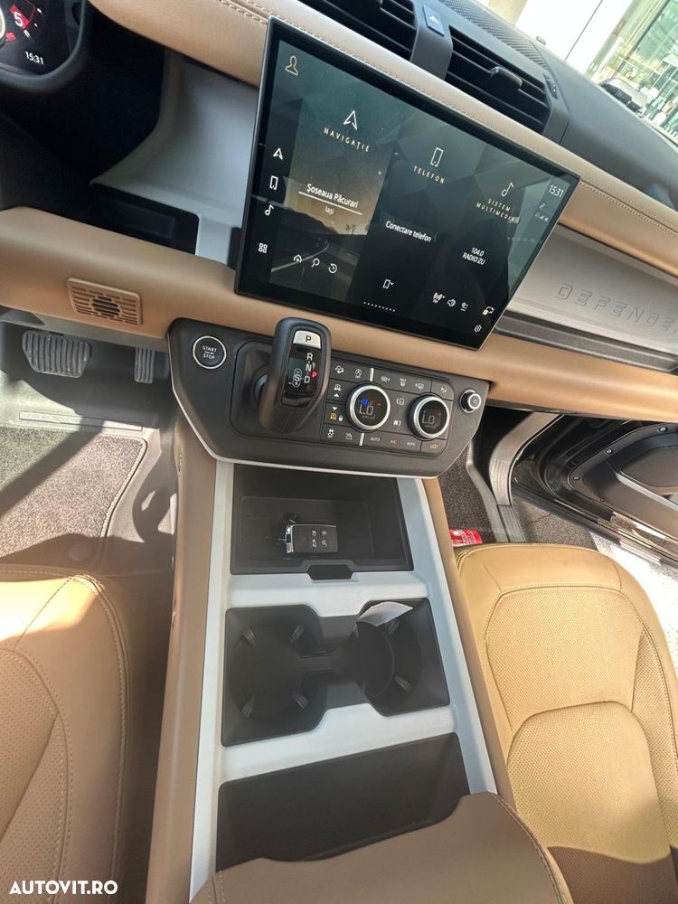 Land Rover Defender - 16