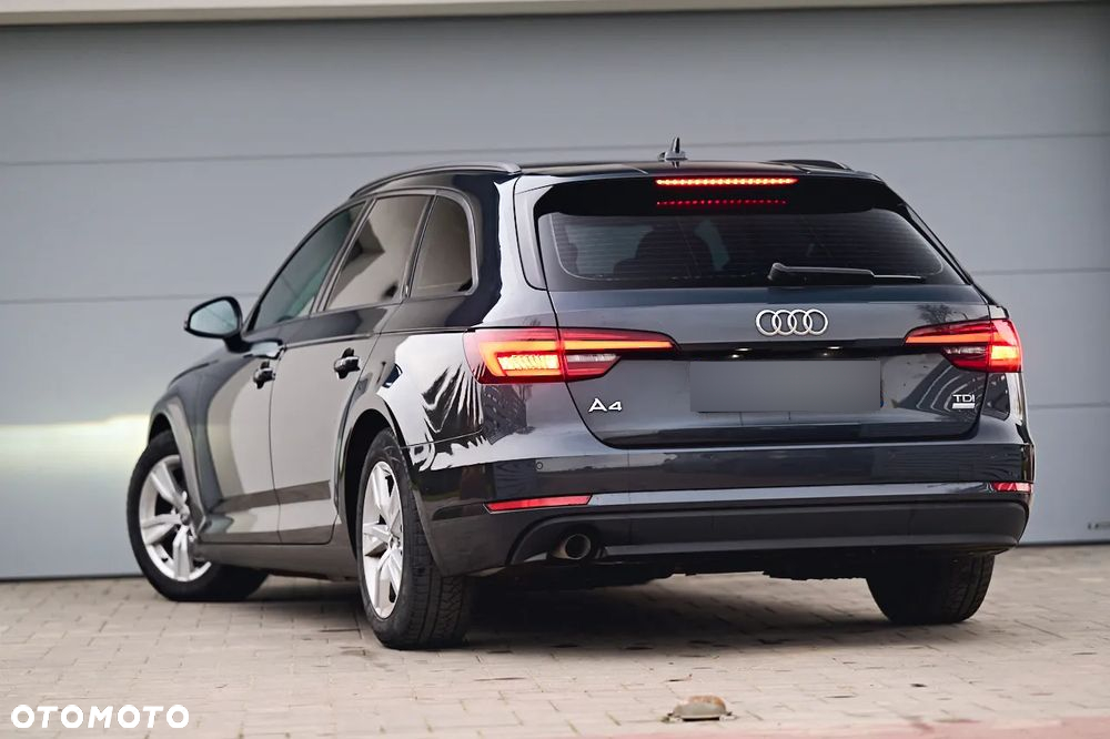 Audi A4 2.0 TDI Design S tronic - 17