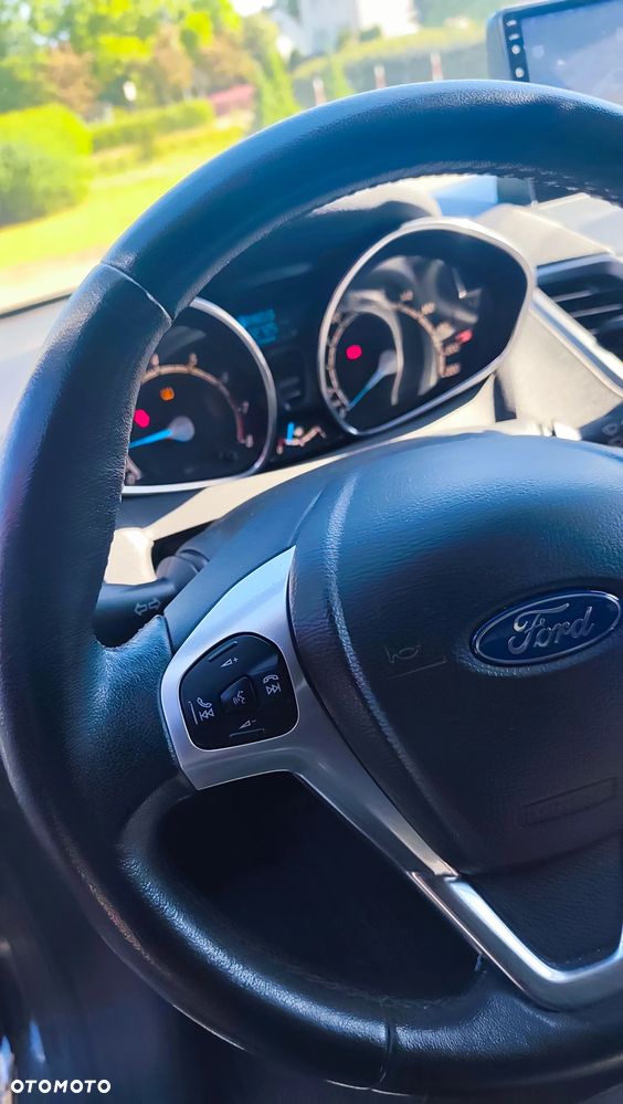 Ford Fiesta 1.0 EcoBoost S&S TITANIUM - 8