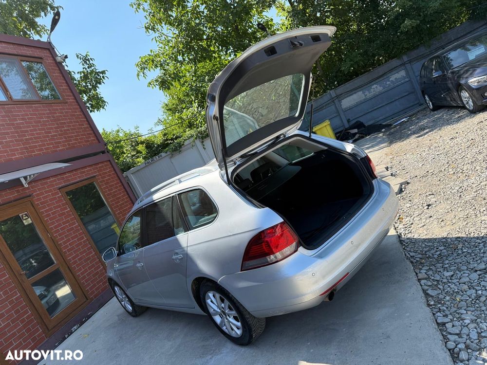 Volkswagen Golf - 30