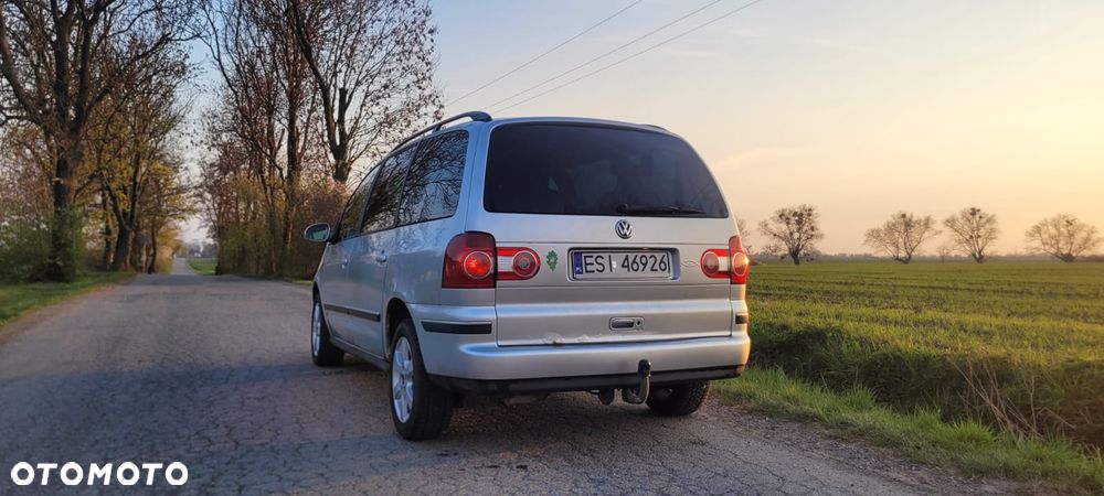 Volkswagen Sharan 1.9 TDI Comfortline - 4
