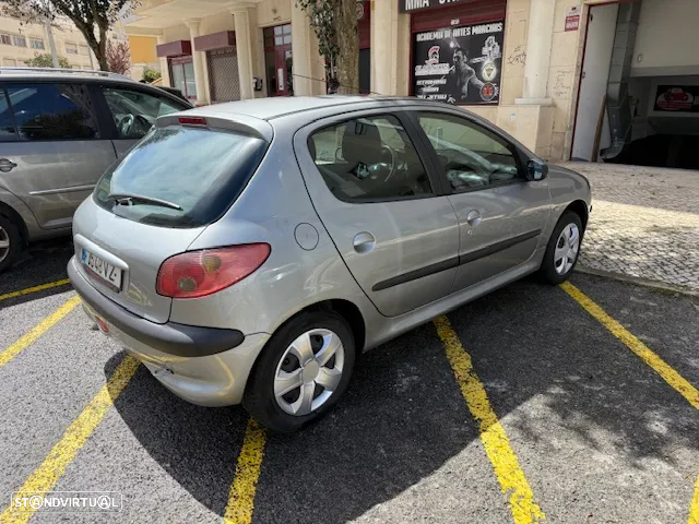 Peugeot 206 1.1 Color Line - 9