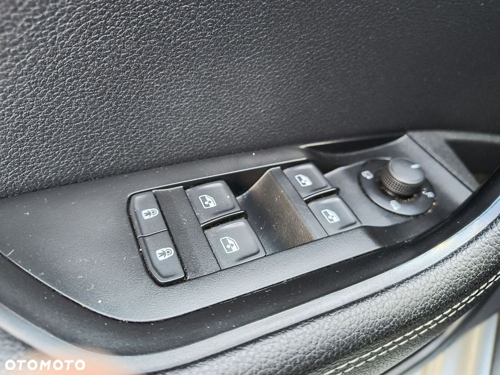 Skoda Superb 2.0 TDI SCR Style DSG - 24