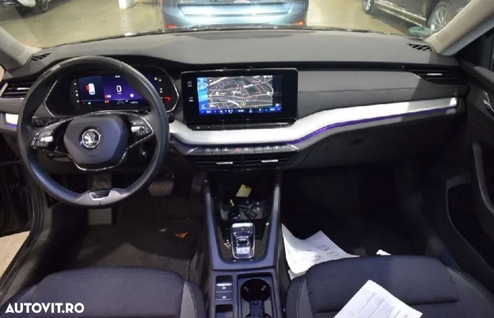 Skoda Octavia Combi 2.0 TDI DSG Tour - 2