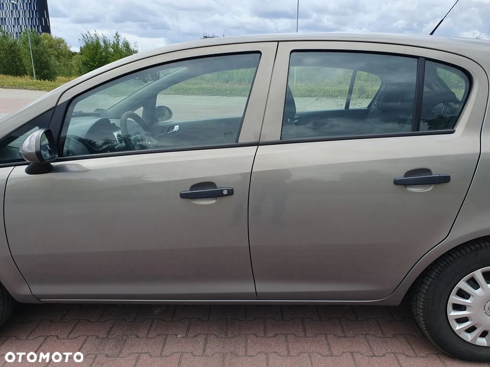 Opel Corsa 1.2 16V Cosmo - 8