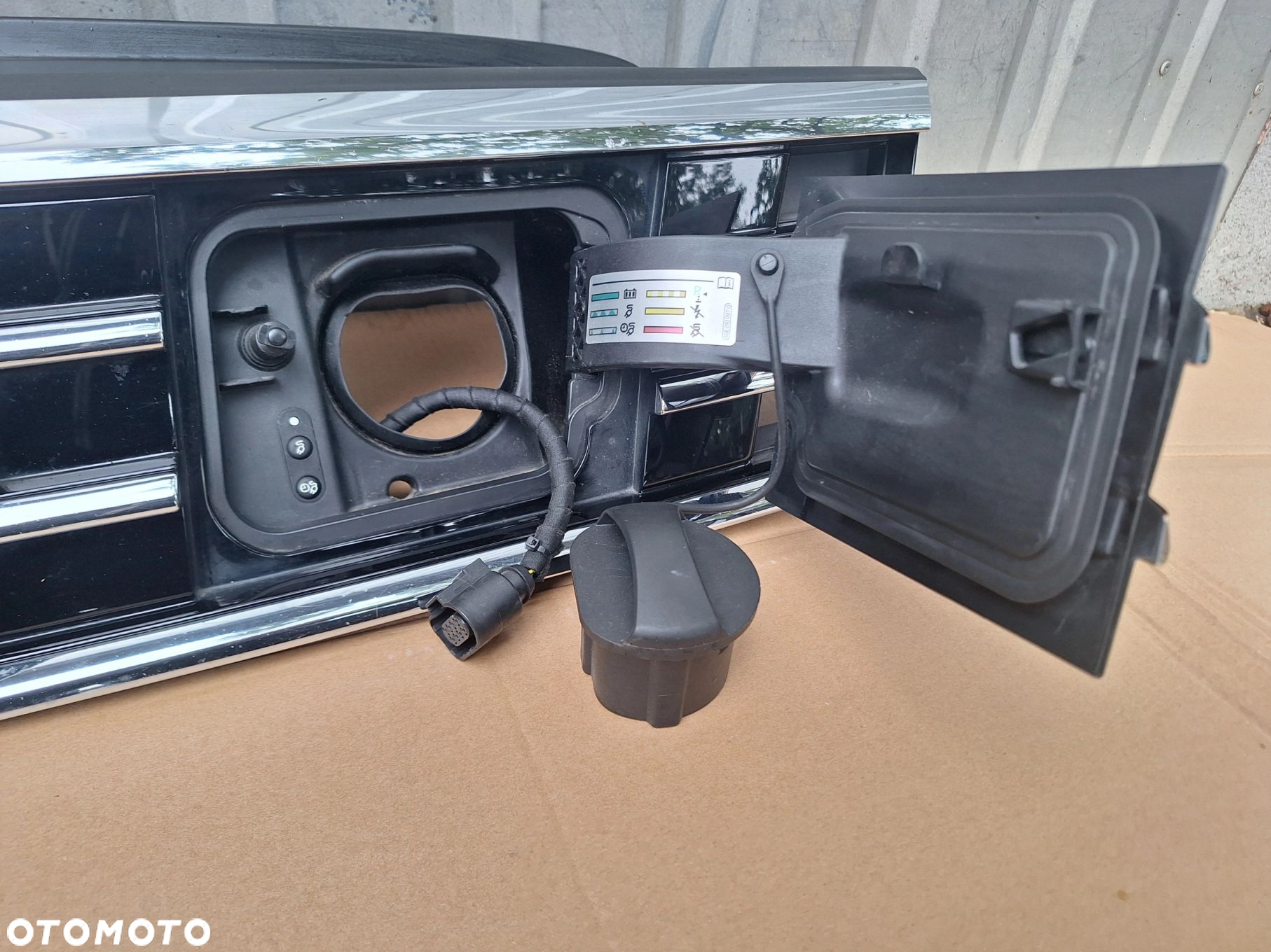 VW PASSAT B8 GTE LIFT 19- ATRAPA GRILL GNIAZDO ŁADOWANIA 3G0853479D WYSYŁKA 24H - 4