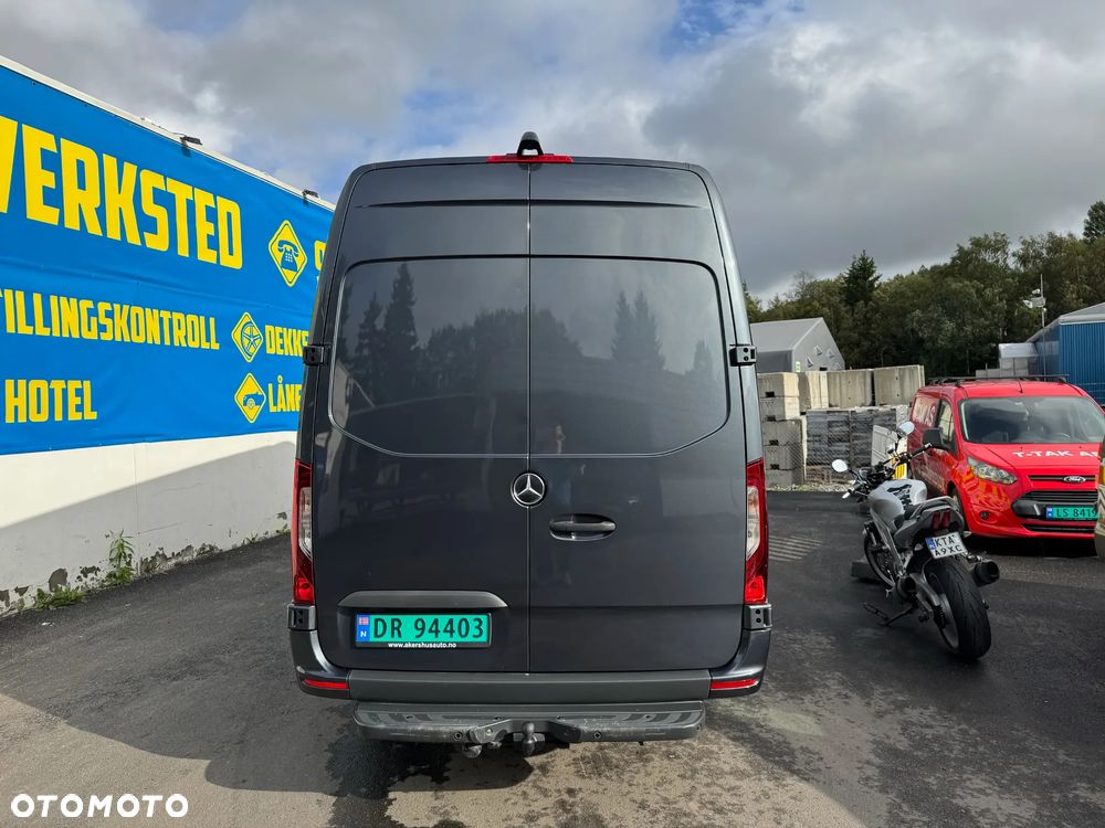 Mercedes-Benz Sprinter 319 - 3