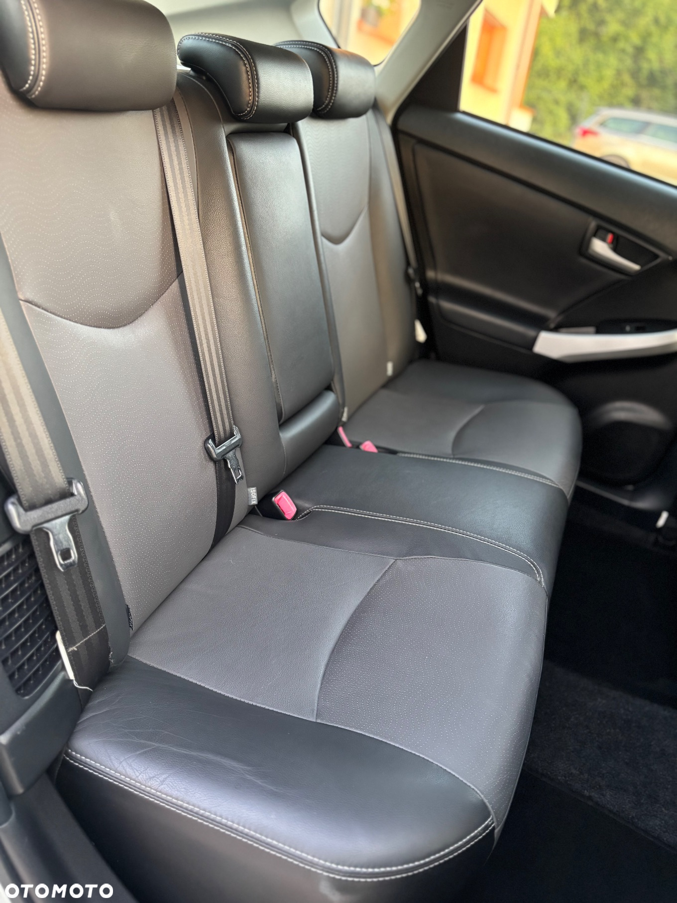 Toyota Prius 1.8 HSD Prestige - 33