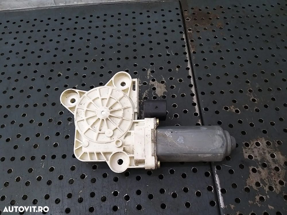 Motoras macara stanga spate mercedes e class w211 991893100 a2118202342 - 3