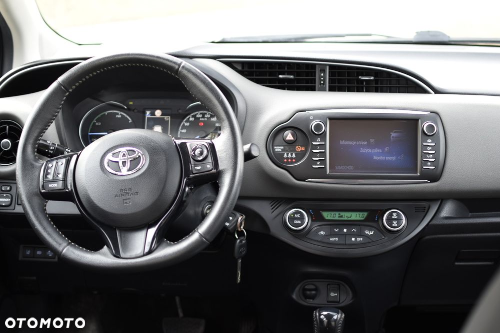 Toyota Yaris Hybrid 100 Premium EU6 - 7
