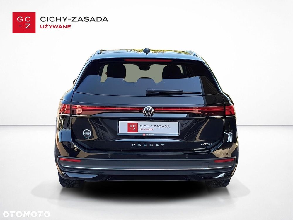 Volkswagen Passat - 4