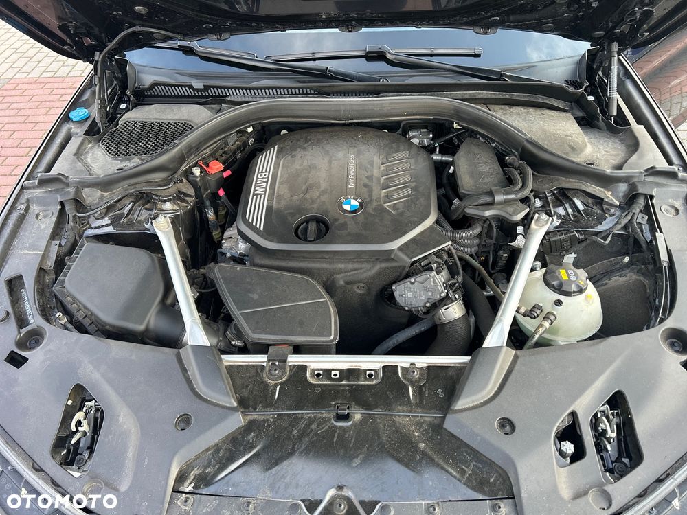 BMW Seria 5 520d xDrive M Sport sport - 14