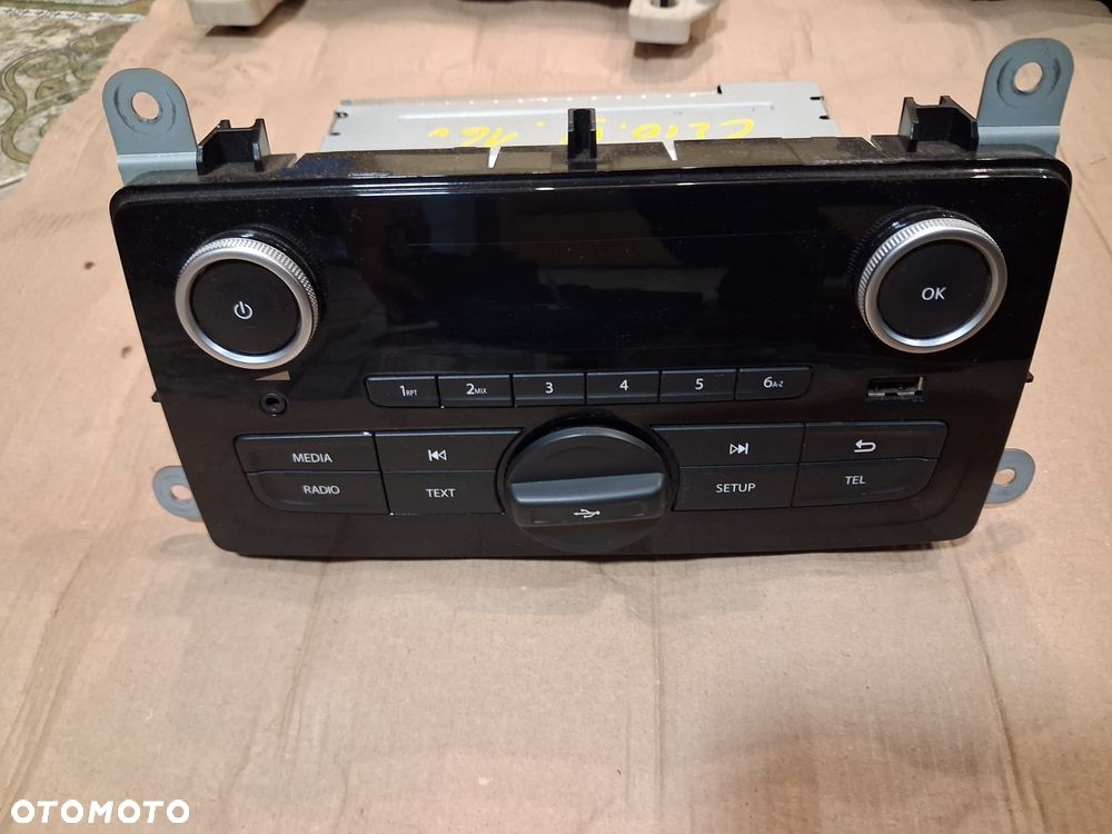Radio RENAULT CLIO IV 281154076R - 1