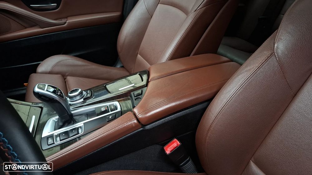 BMW 520 d Auto - 25