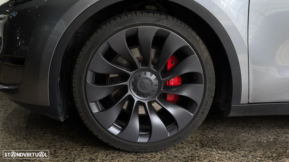 Tesla Model Y Performance Dual Motor AWD - 14