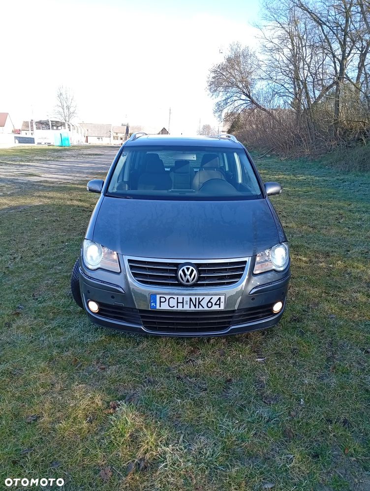 Volkswagen Touran 2.0 TDI Highline - 2