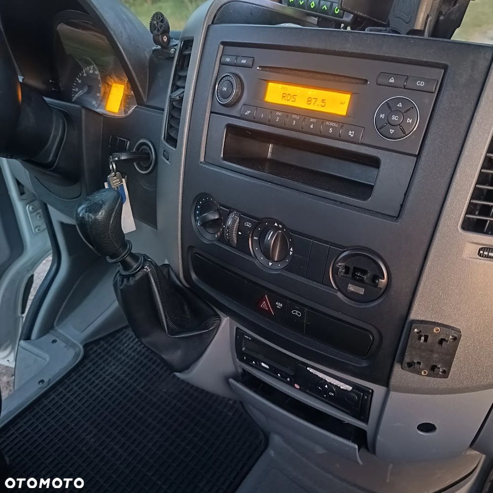 Mercedes-Benz Sprinter - 22