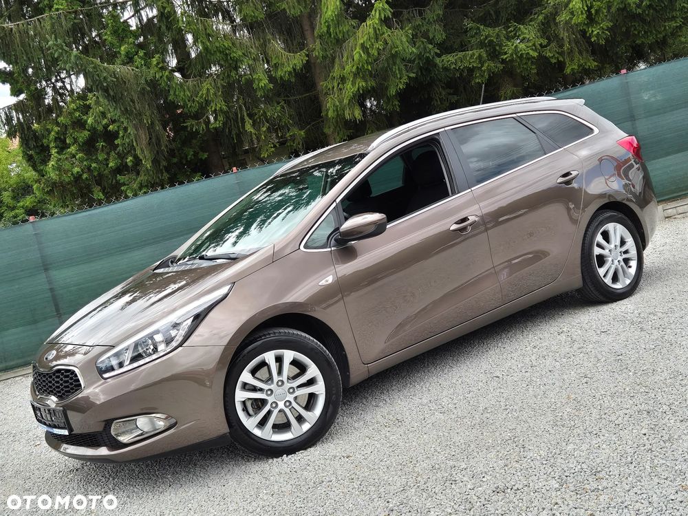 Kia Ceed 1.6 GDI Fifa World Cup Edition - 13