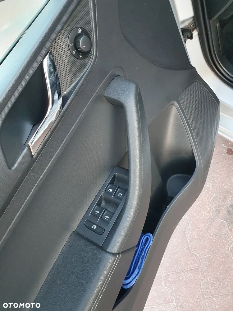 Skoda RAPID 1.6 TDI DPF Ambition - 9