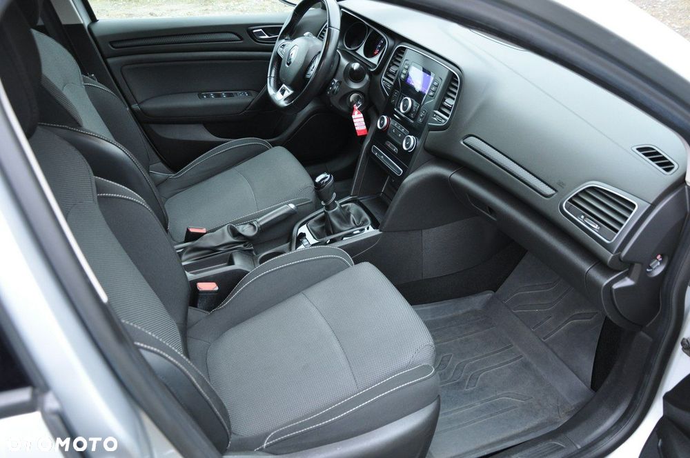 Renault Megane 1.6 SCe Life - 21