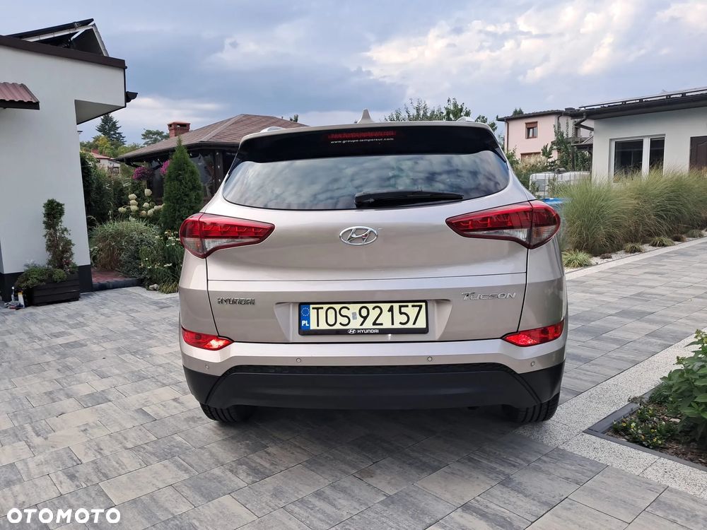 Hyundai Tucson ver-blue-1-7-crdi-2wd-intro-edition - 7