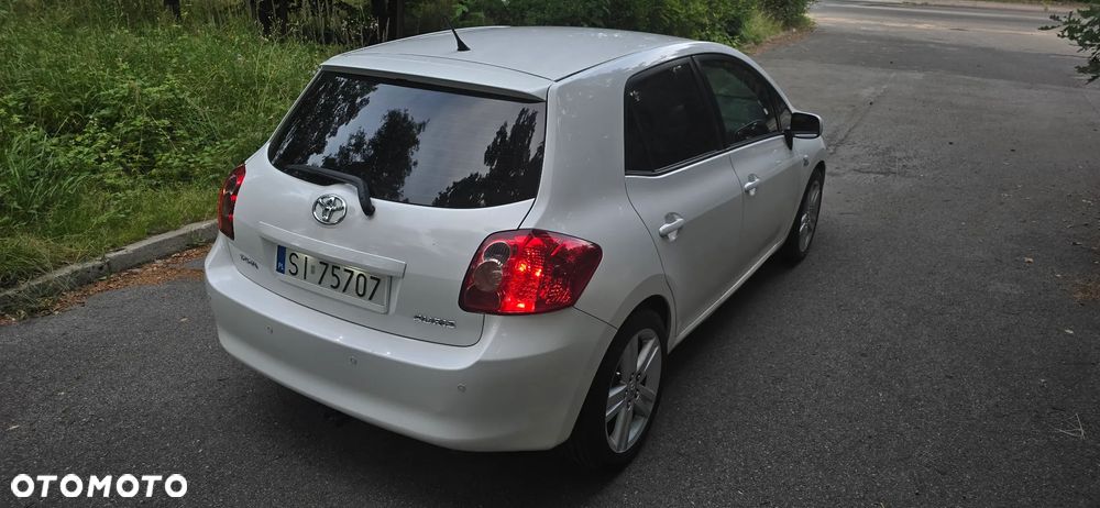 Toyota Auris 2.2 D-4D D-CAT - 4