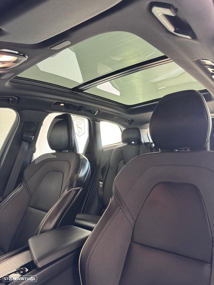 Volvo XC 60 2.0 T6 PHEV Black Edition AWD - 16