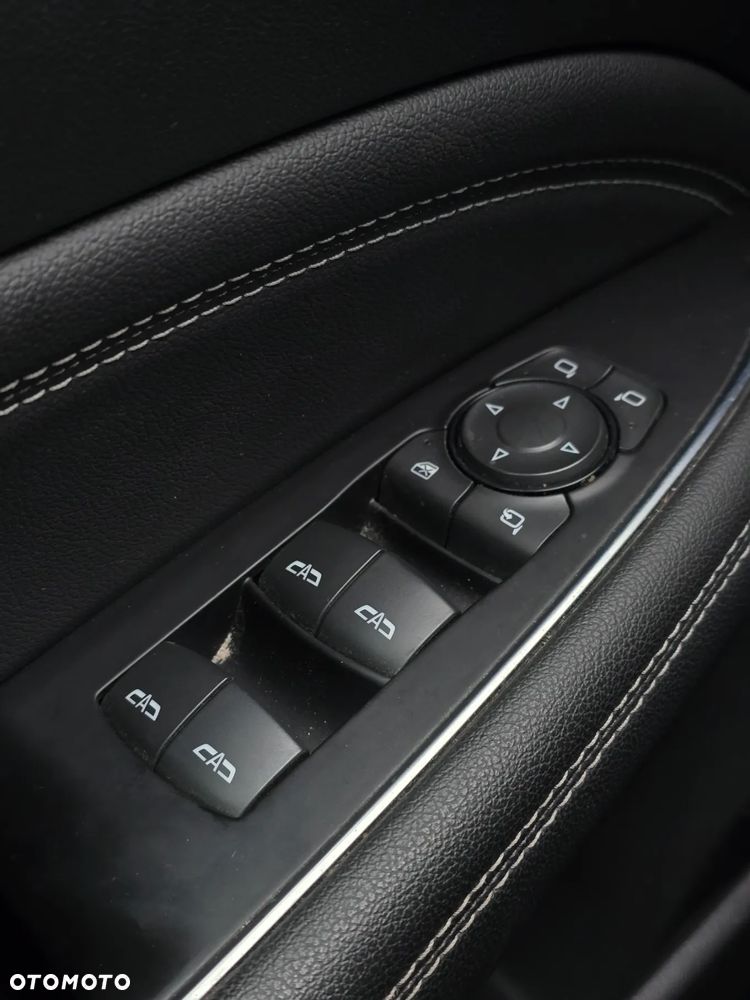 Opel Insignia 2.0 T 4x4 Exclusive S&S - 23