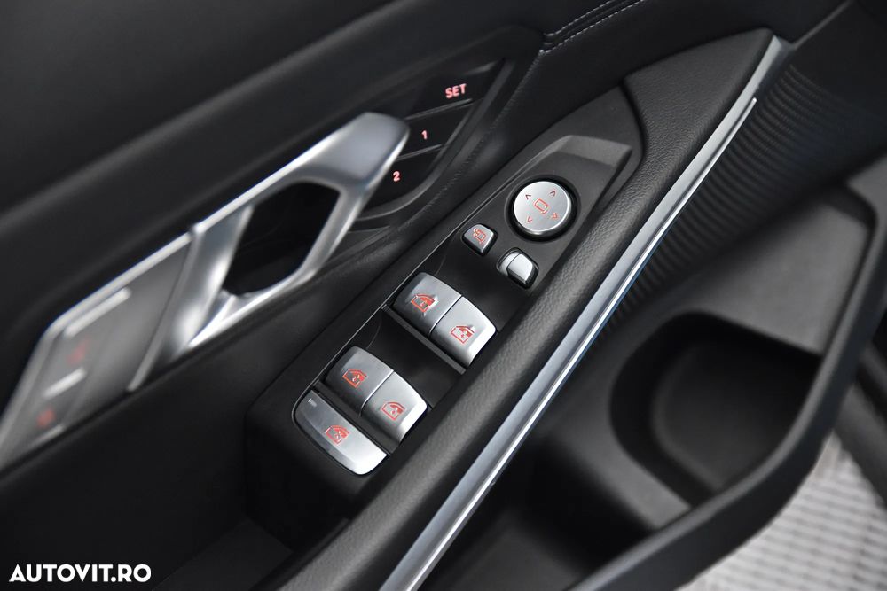 BMW Seria 3 330i xDrive AT - 14