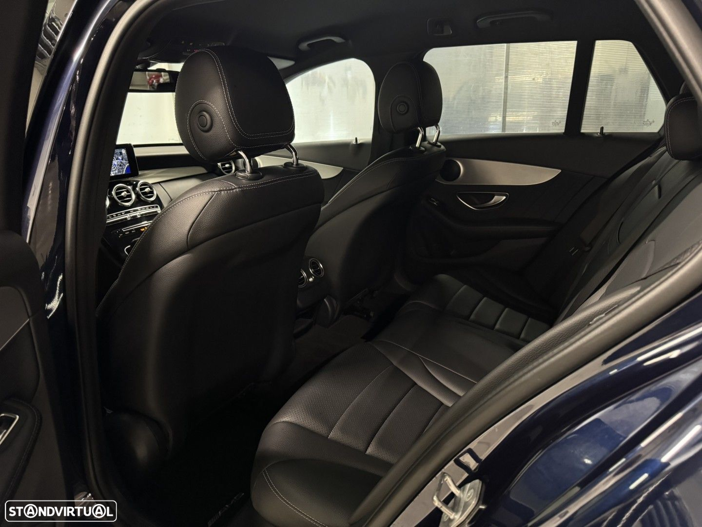 Mercedes-Benz C 300 h AMG Line - 39
