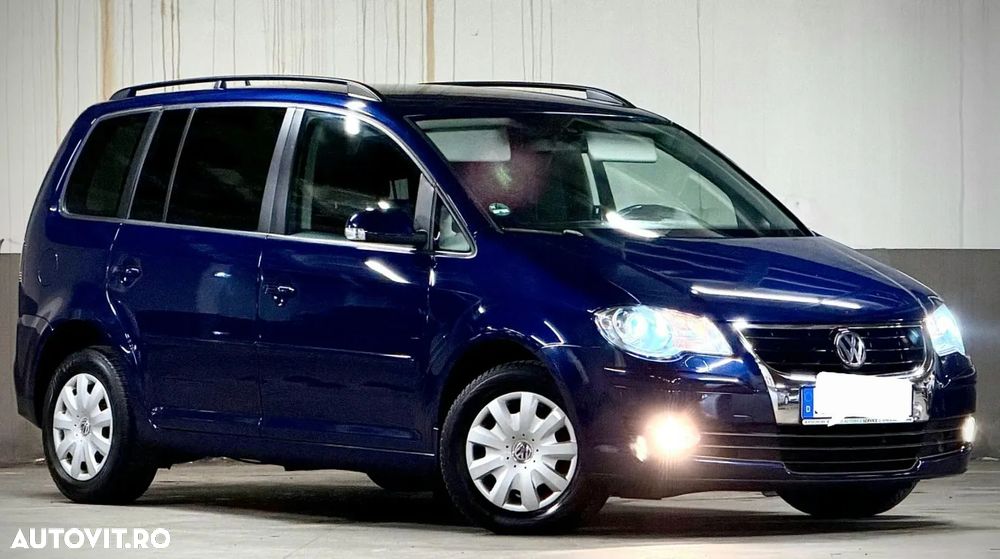 Volkswagen Touran 1.4 TSI Trendline Aut - 1