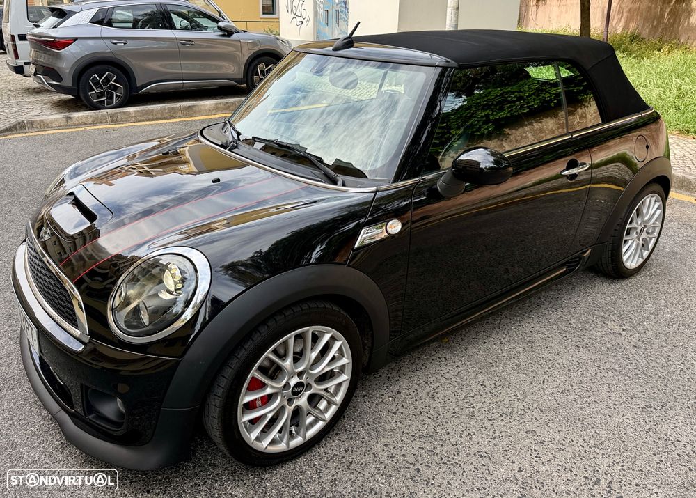 MINI Cabrio John Cooper Works - 22