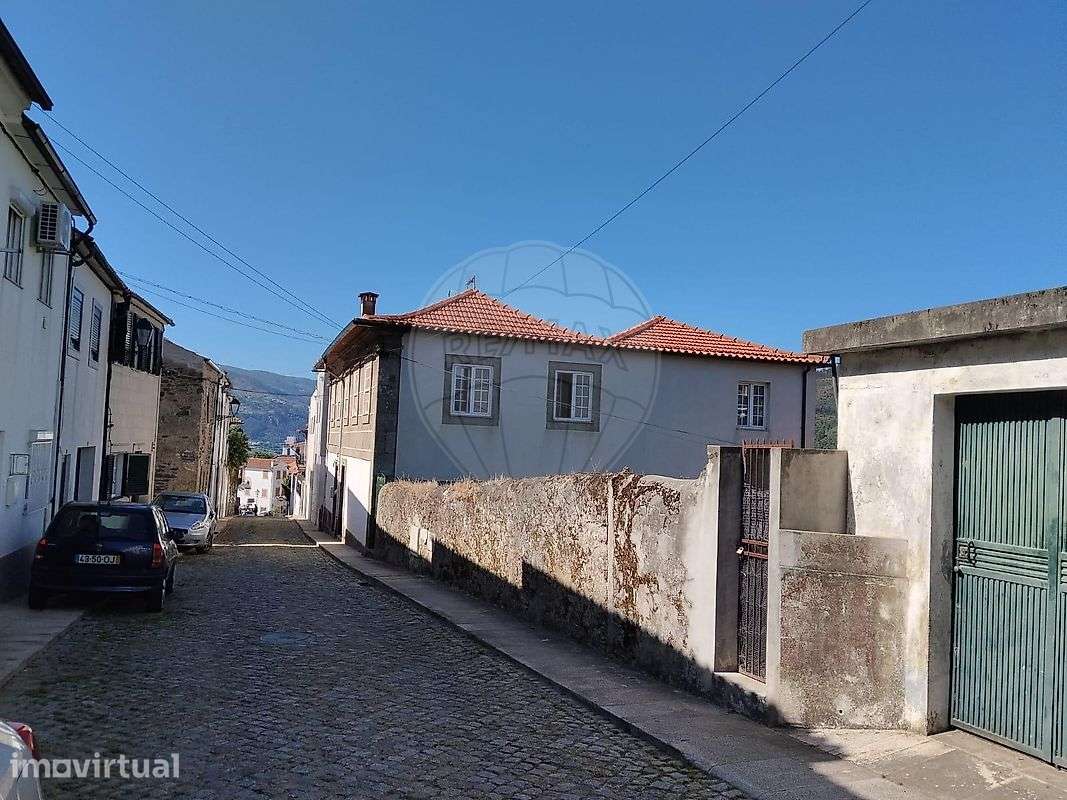 Moradia T5 para venda - Grande imagem: 2/14