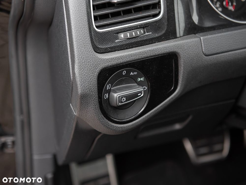 Volkswagen Golf - 24